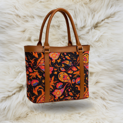 Trendy Multicolor Tote Bag for Women – Stylish Shoulder Handbag with Zigzag Pattern