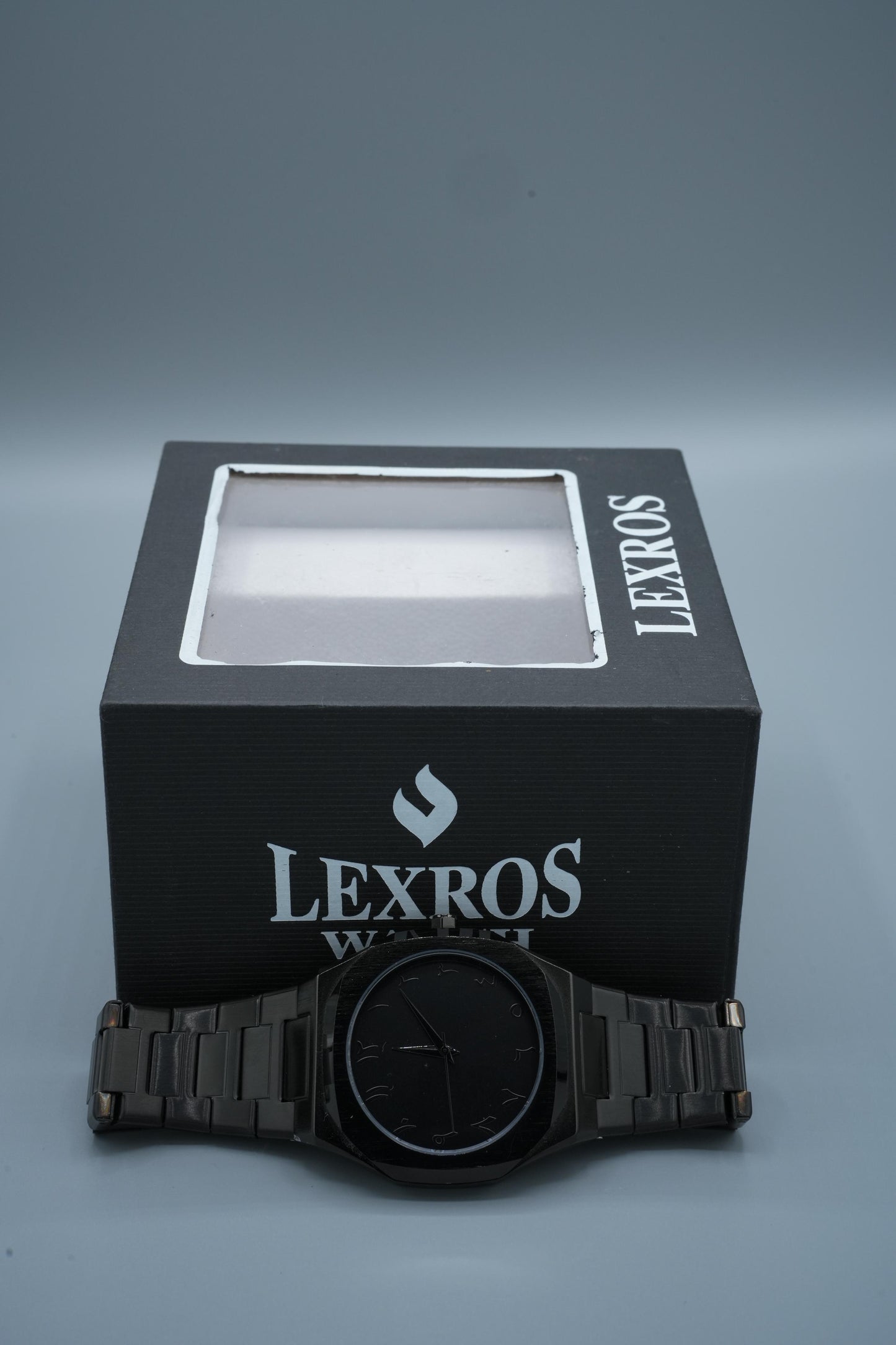 Aura Black Stainless Steel Men's Luxury Watch – Stylish & Durable Timepiece