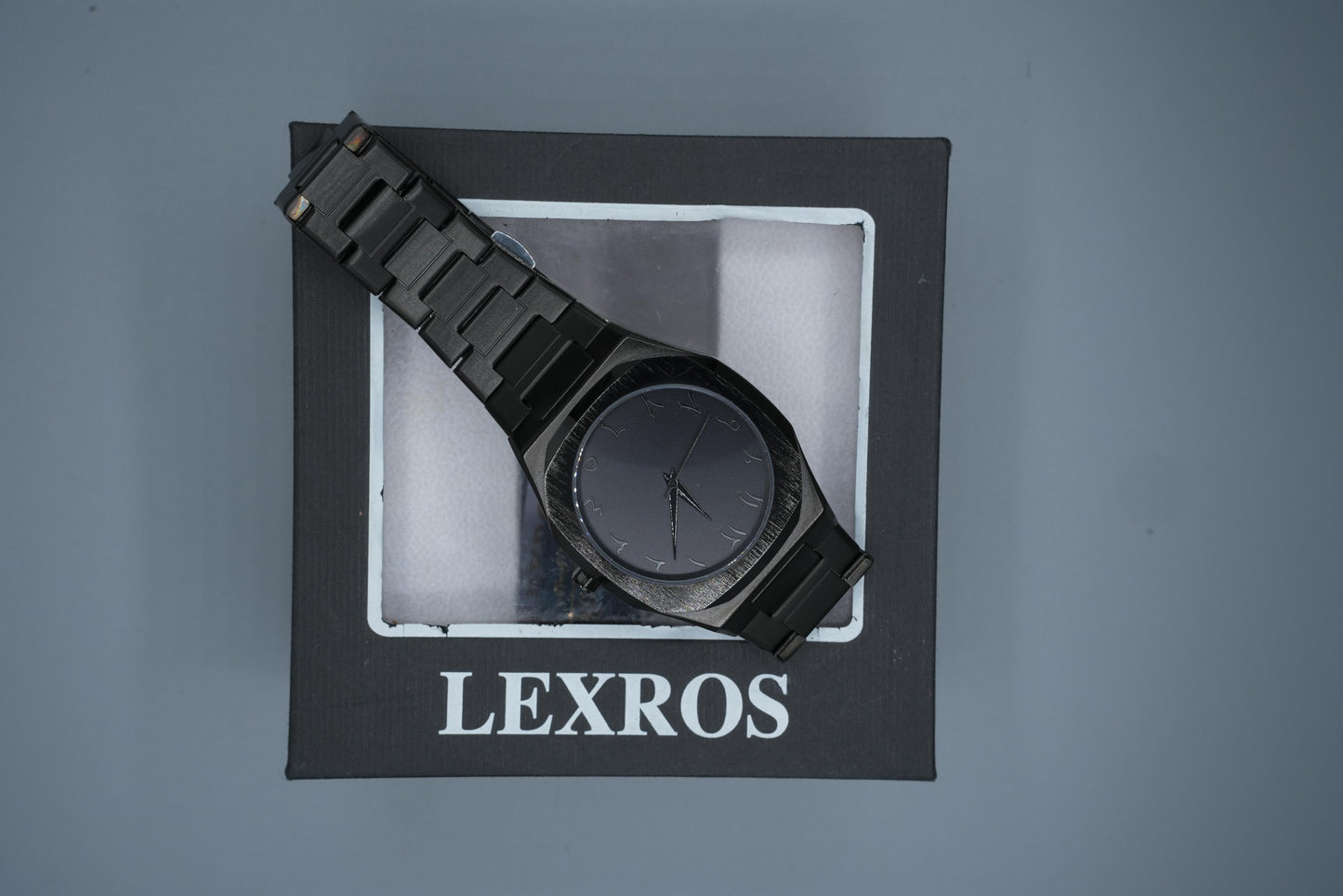 Aura Black Stainless Steel Men's Luxury Watch – Stylish & Durable Timepiece