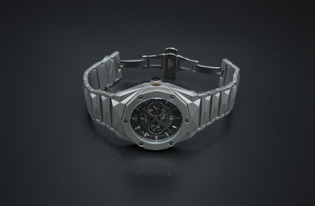 Hublot Luxury Stainless Steel Men's Watch – Premium Skeleton Dial Design